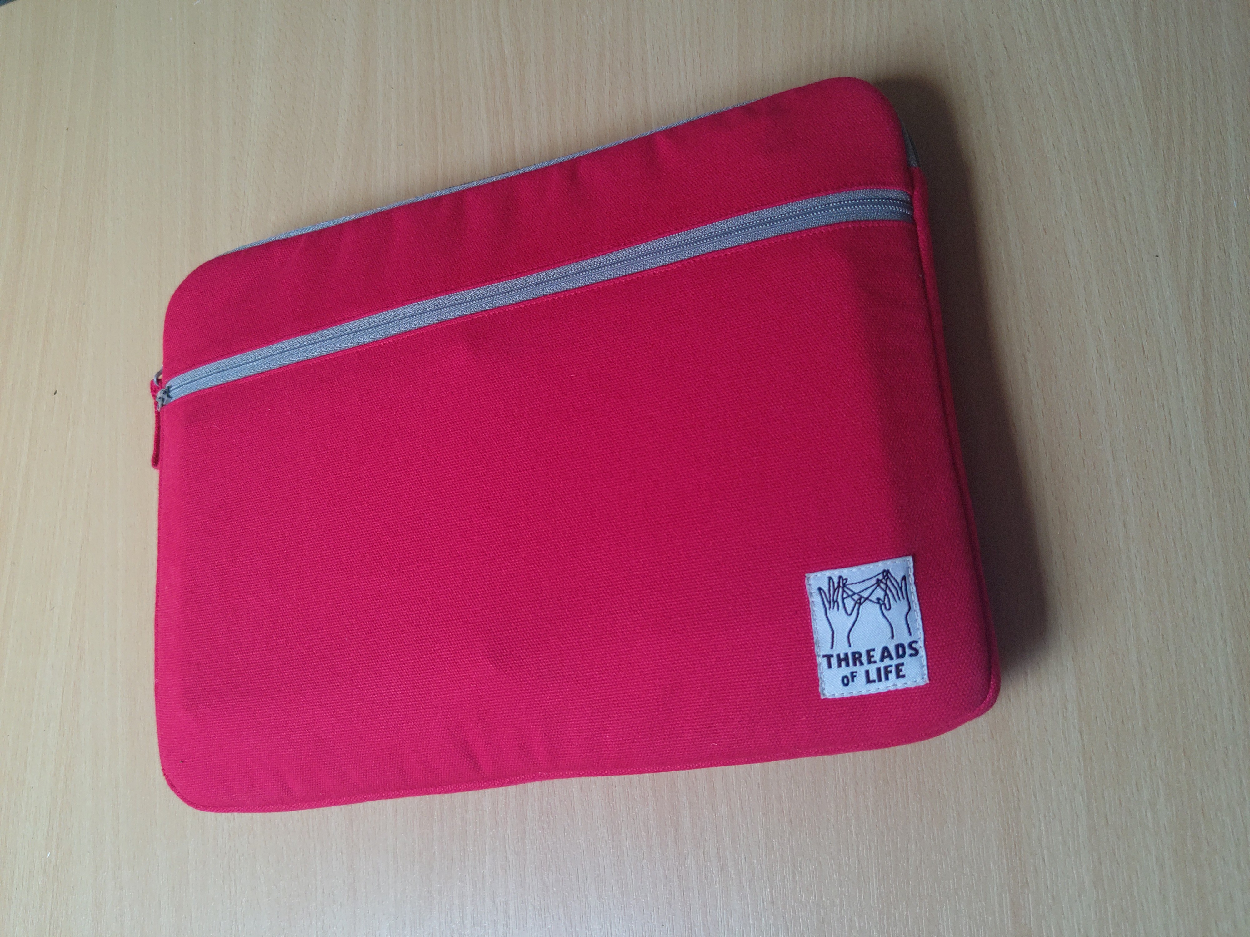 Peripherals including monitor packed flat into a laptop case